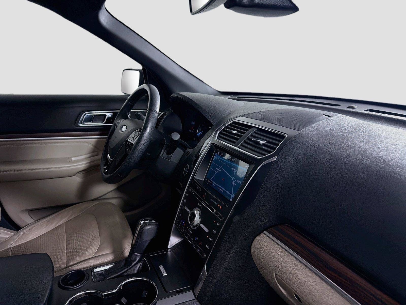 Used 2018 Ford Explorer Limited w/ Equipment Group 301A FWD image 30