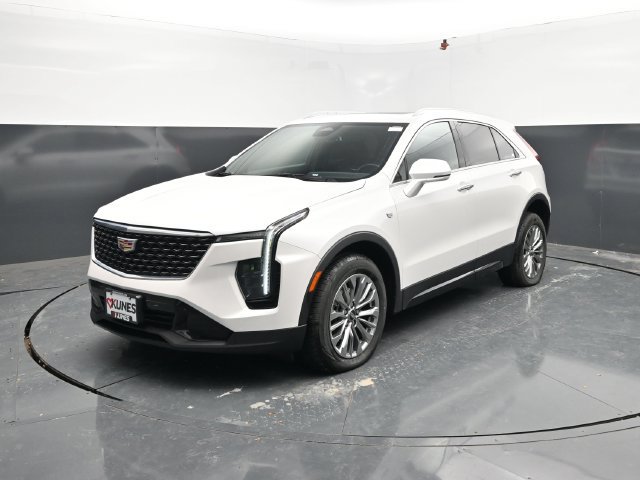 Used 2024 Cadillac XT4 Premium Luxury AWD/4WD image 3