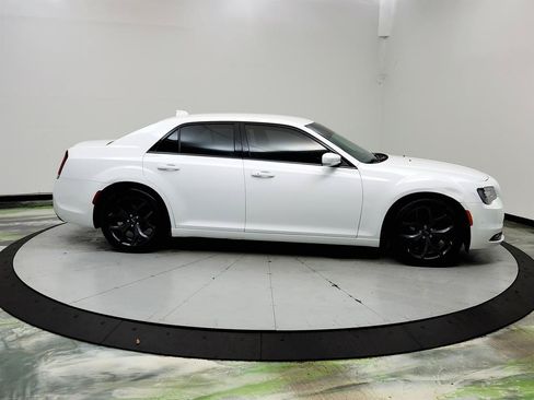 Used 2021 Chrysler 300 S RWD image 4