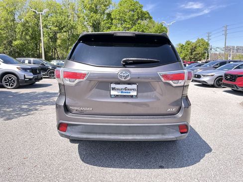 Used 2015 Toyota Highlander XLE image 5