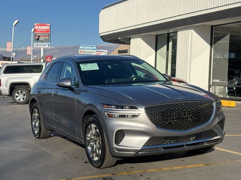 Used 2025 Genesis GV70 2.5T w/ Select Package image 2