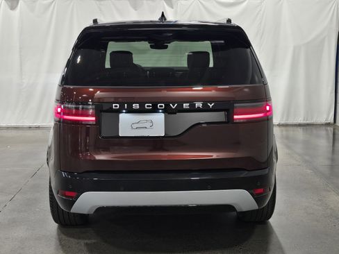 New 2026 Land Rover Discovery Limited Edition image 8