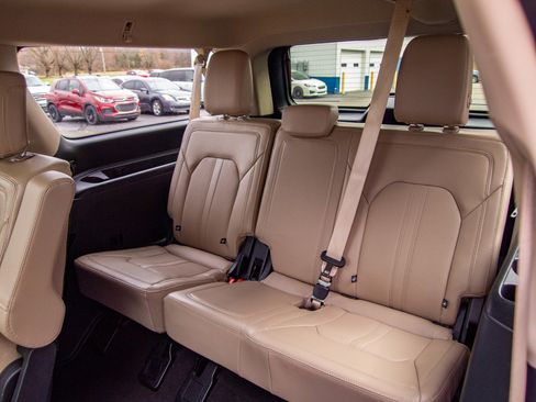 Used 2024 Ford Expedition Max Limited image 31