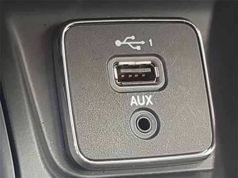 Used 2020 Jeep Cherokee Limited image 24