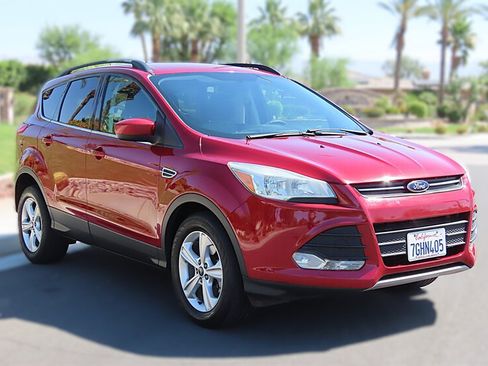 Used 2014 Ford Escape SE w/ Equipment Group 201A FWD image 3