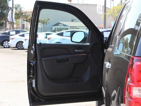 Used 2013 Chevrolet Tahoe LTZ AWD/4WD image 4