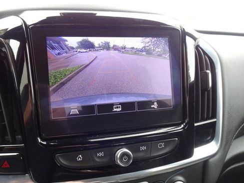 Certified 2022 Chevrolet Traverse LT image 18