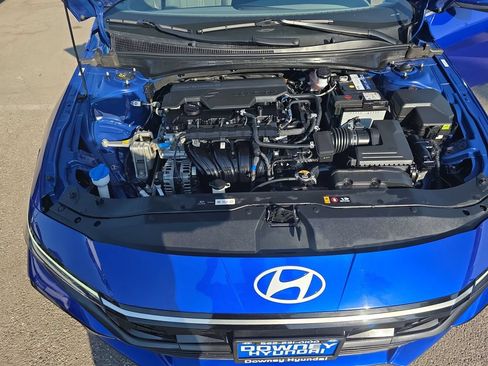 Used 2025 Hyundai Elantra SEL FWD image 21