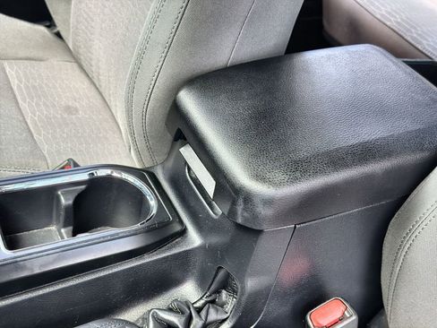 Used 2018 Toyota Tacoma SR w/ SR Convenience Package image 21