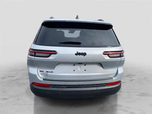 Certified 2021 Jeep Grand Cherokee L Laredo image 4