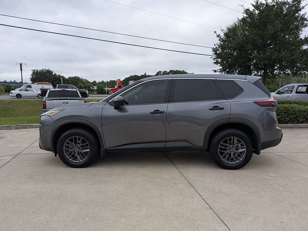 Used 2025 Nissan Rogue S FWD image 7