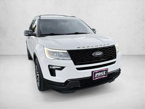 Used 2019 Ford Explorer Sport image 3