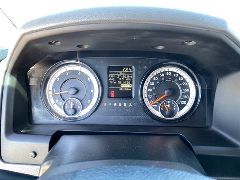Used 2016 RAM 1500 Express RWD image 25