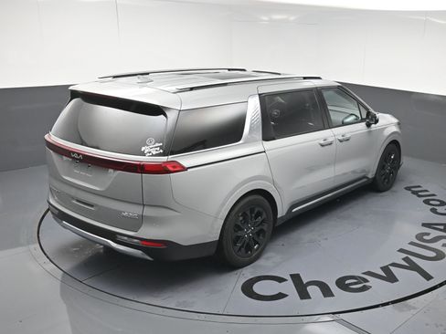 Used 2022 Kia Carnival SX Prestige image 17