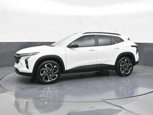 New 2026 Chevrolet Trax RS w/ Sunroof Package image 7