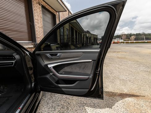 Used 2021 Audi RS 6 w/ Executive Package AWD/4WD image 40