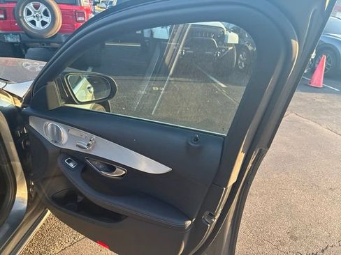 Used 2018 Mercedes-Benz C 300 4MATIC Sedan image 4