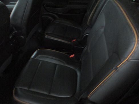 Used 2023 GMC Acadia AT4 w/ Preferred Package AWD/4WD image 13
