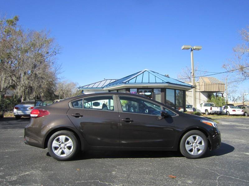 Used 2017 Kia Forte LX w/ LX Popular Package FWD image 8