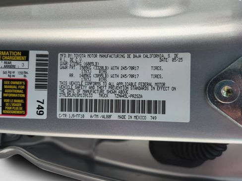 Used 2025 Toyota Tacoma SR5 AWD/4WD image 27