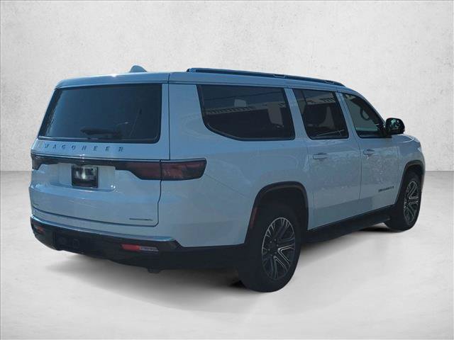 Used 2023 Jeep Wagoneer L Series II AWD/4WD image 5