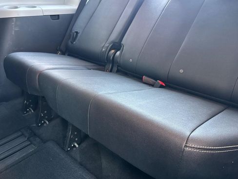 Used 2017 Toyota Sienna SE FWD image 33
