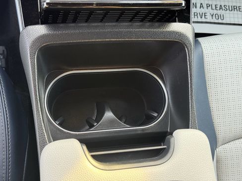 Used 2023 Toyota bZ4X AWD image 28