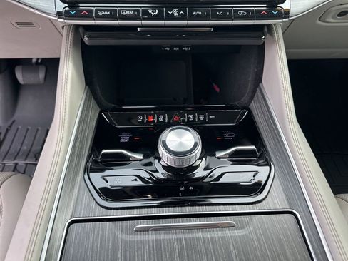 Used 2022 Jeep Grand Wagoneer Series III w/ Flexible Seating Group image 55