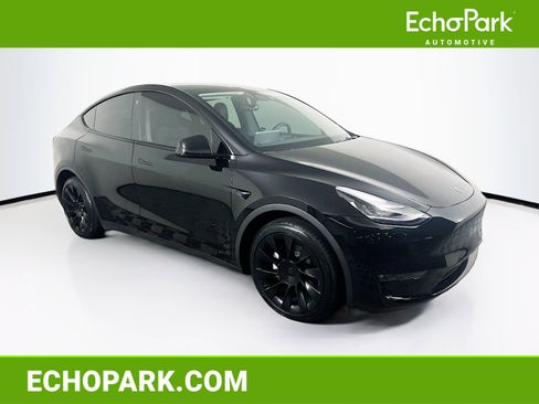 Used 2022 Tesla Model Y Long Range image 1