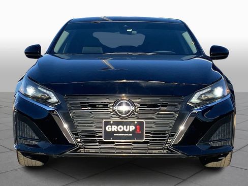 Used 2023 Nissan Altima 2.5 SV image 3