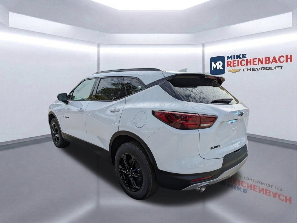 New 2025 Chevrolet Blazer LT w/ Midnight/Sport Edition FWD image 7