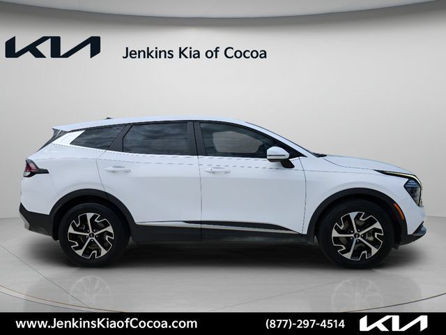 Certified 2025 Kia Sportage EX FWD image 3