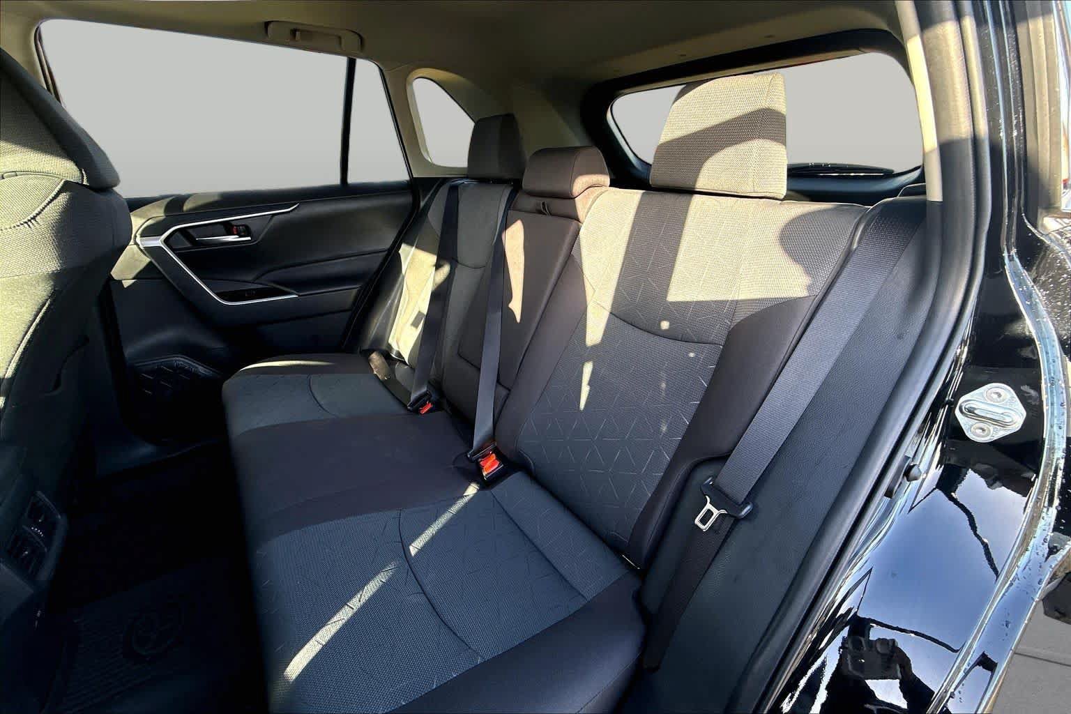 Certified 2025 Toyota RAV4 XLE w/ Convenience Package FWD image 20