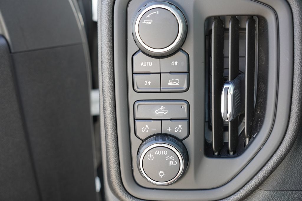 Used 2022 Chevrolet Silverado 1500 Custom w/ LPO, Dark Essentials Package AWD/4WD image 23