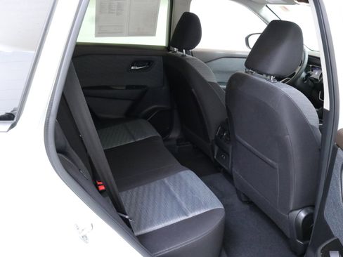 Used 2023 Nissan Rogue SV image 28