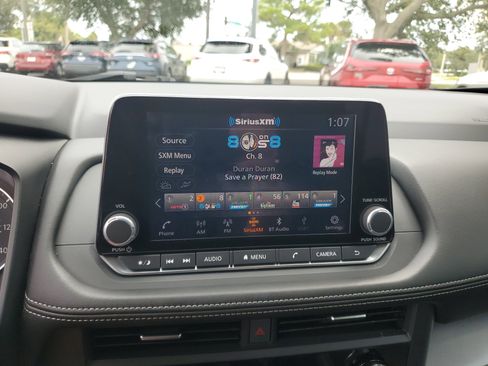 Used 2024 Nissan Rogue SV image 23