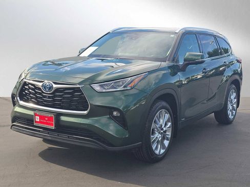 Used 2024 Toyota Highlander Limited image 7