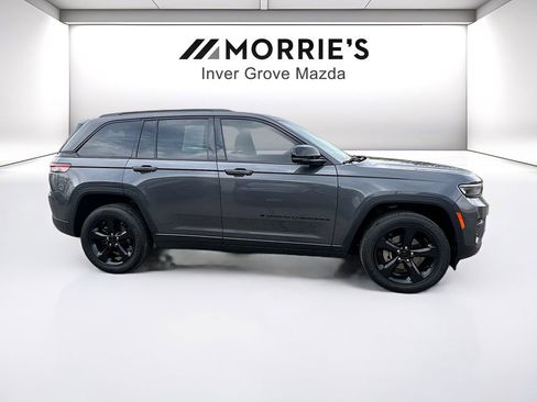 Used 2022 Jeep Grand Cherokee Altitude image 4