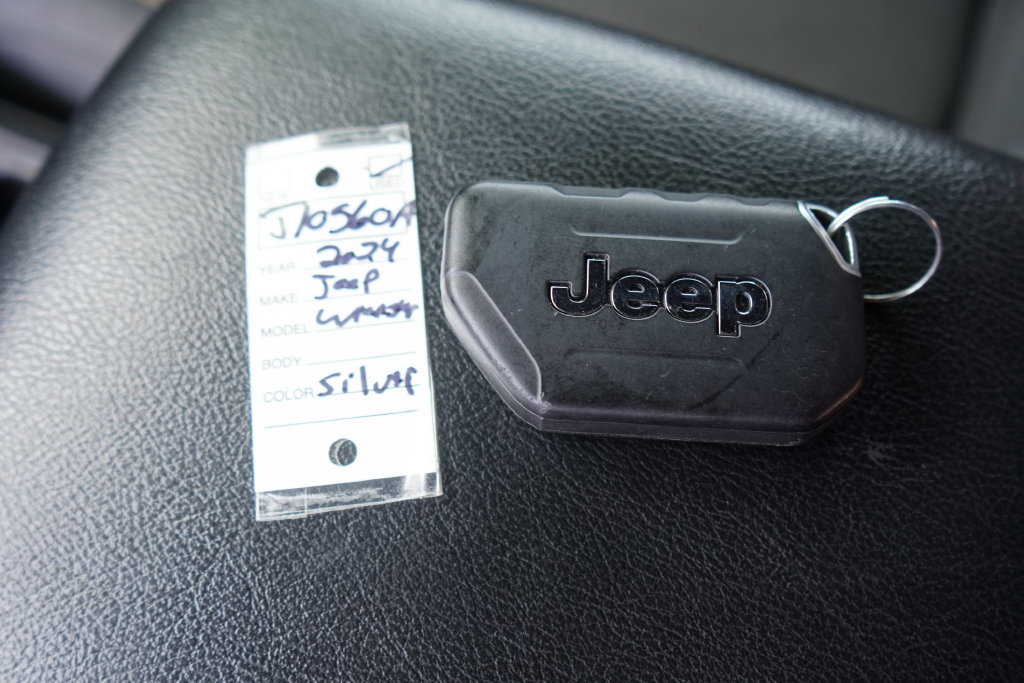 Used 2024 Jeep Wrangler Sport AWD/4WD image 32