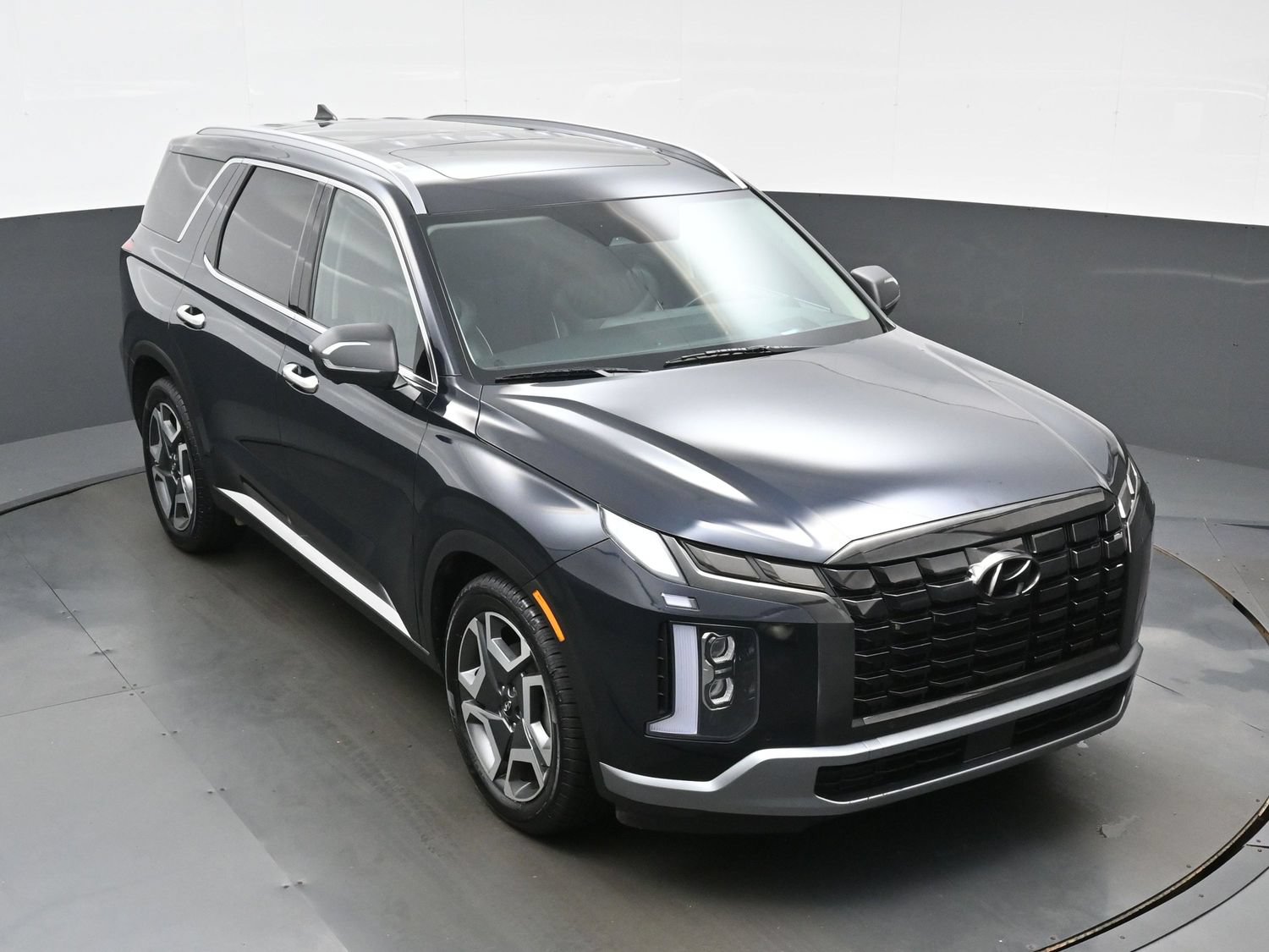 Certified 2023 Hyundai Palisade Limited w/ Cargo Package AWD/4WD image 42