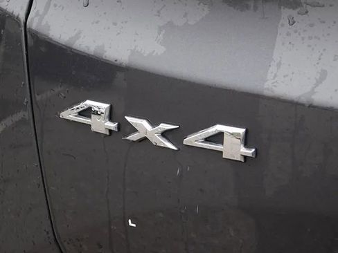 Used 2022 Jeep Renegade Latitude AWD/4WD image 6