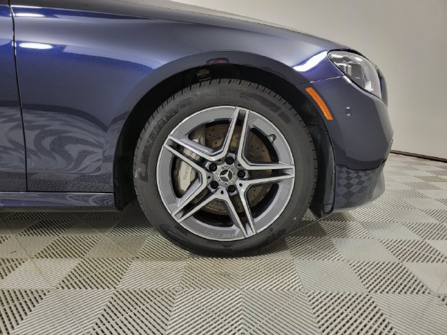 Used 2023 Mercedes-Benz E 350 4MATIC Sedan image 2