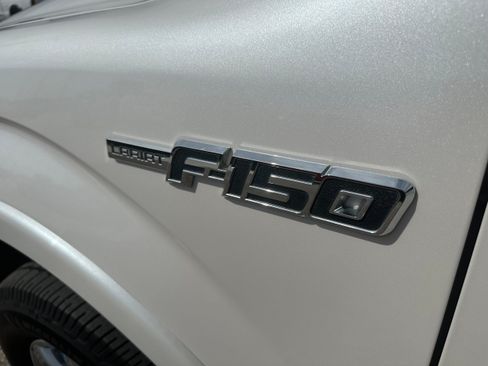 Used 2014 Ford F150 Lariat w/ Lariat Chrome Package AWD/4WD image 32