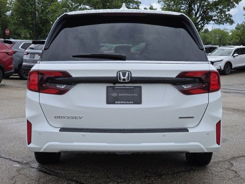New 2026 Honda Odyssey Touring image 23