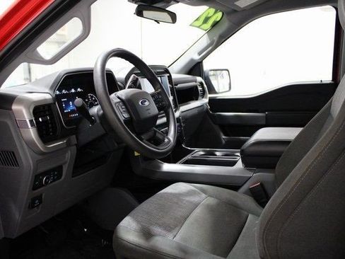 Used 2022 Ford F150 XLT image 3