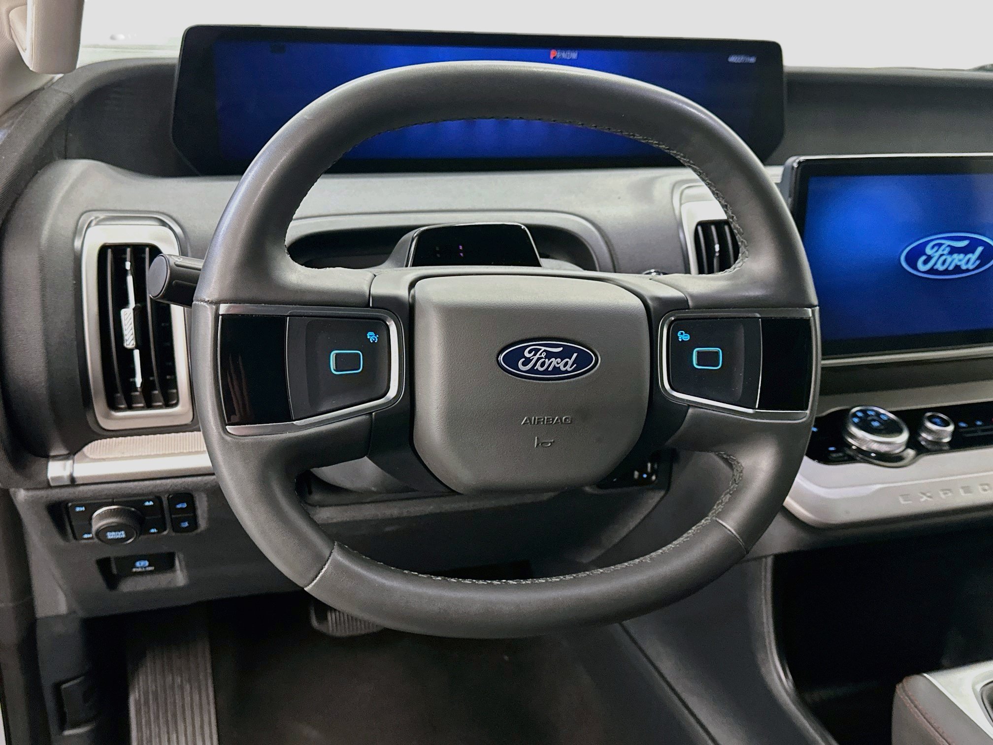 Used 2025 Ford Expedition Max Active AWD/4WD image 18
