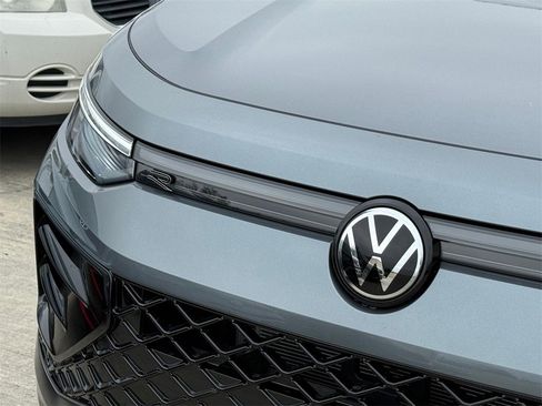 New 2026 Volkswagen Tiguan SE R-Line image 4