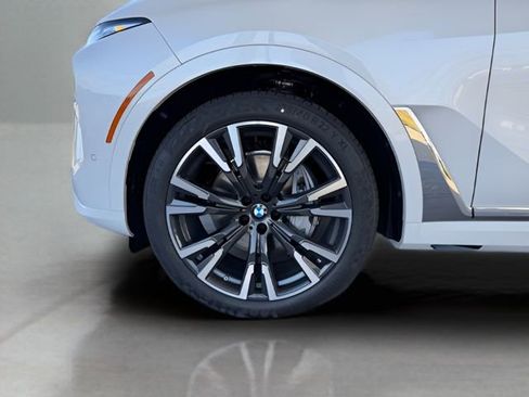 Used 2026 BMW X7 xDrive40i w/ Premium Package AWD/4WD image 10