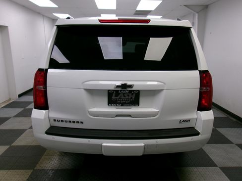 Used 2018 Chevrolet Suburban LT image 14