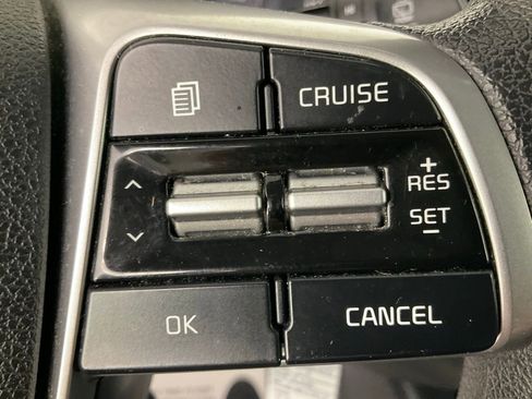 Used 2020 Kia Sorento LX image 19